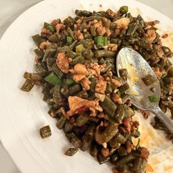 Sour green beans with meat