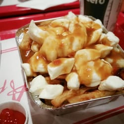 Resto Richard - Mini poutine sauce piquanté ..muy buena!