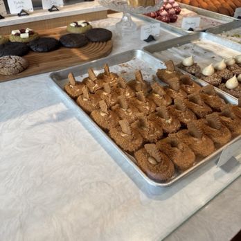 Gateau Ghost - Biscoff madeline - Breakfast & Brunch Near Me - Toronto, Ontario