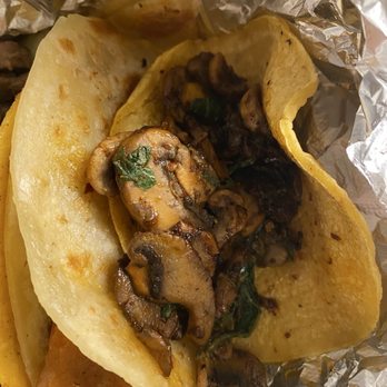 Chilangos Tacos - Mushroom - Hongos Taco - Tacos Near Me - Dallas, Texas Chilangos Tacos - Mushroom - Hongos Taco - Tacos Near Me - Dallas, Texas