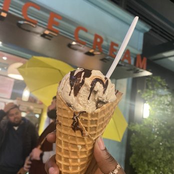 Molly Moon's - Chocolate Chip Oatmeal Cookie Dough and fudge - Ice Cream & Frozen Yogurt Near Me - Seattle, Washington Molly Moon's - Chocolate Chip Oatmeal Cookie Dough and fudge - Ice Cream & Frozen Yogurt Near Me - Seattle, Washington