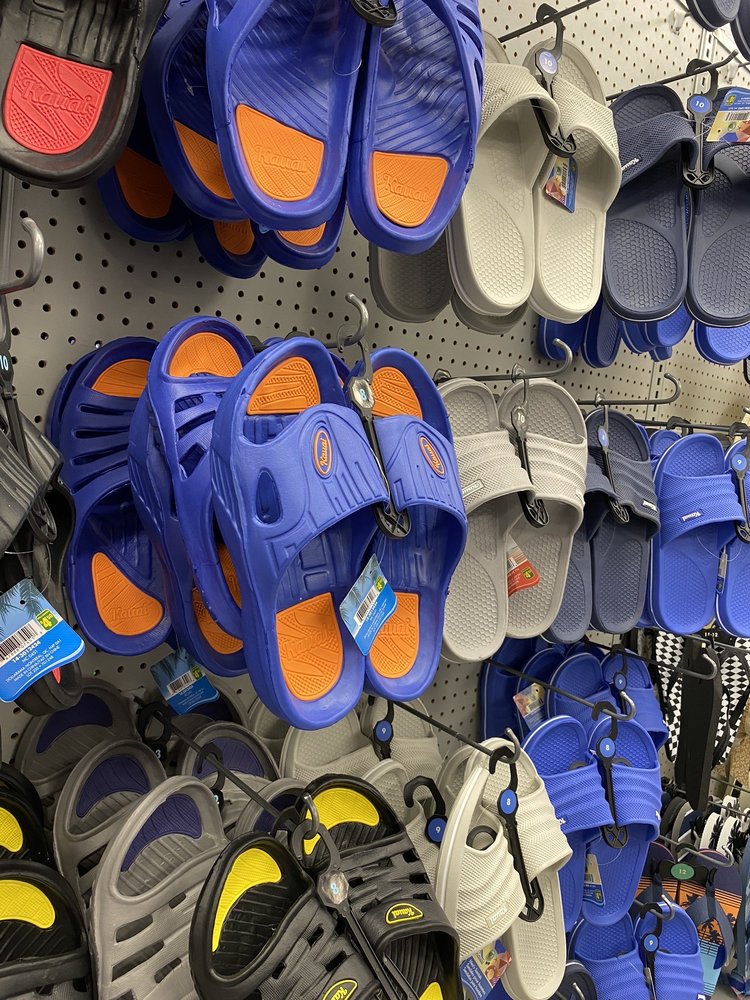 DOLLARAMA Updated August 2024 4041 Wellington Rue, Verdun, Quebec