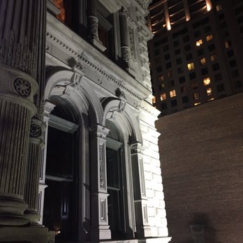 Le Mount Stephen - Other side of the old mansion facade. Nicely lite at night - Hotels Near Me - Montreal, Quebec Le Mount Stephen - Other side of the old mansion facade. Nicely lite at night - Hotels Near Me - Montreal, Quebec