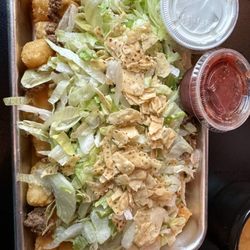 Big Shotz Bar - Tater tot nachos