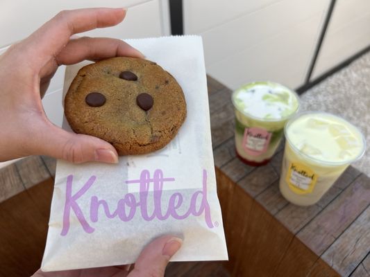 Cafe Knotted by null