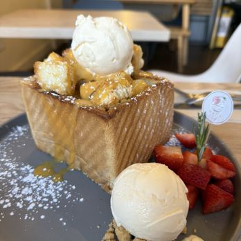 NaYa Dessert Cafe - Salted Egg Custard Toasted - Desserts Near Me - San Francisco, California NaYa Dessert Cafe - Salted Egg Custard Toasted - Desserts Near Me - San Francisco, California
