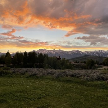 Spring Creek Ranch - Amazing Teton views around the ranch - Hotels Near Me - Jackson, Wyoming Spring Creek Ranch - Amazing Teton views around the ranch - Hotels Near Me - Jackson, Wyoming