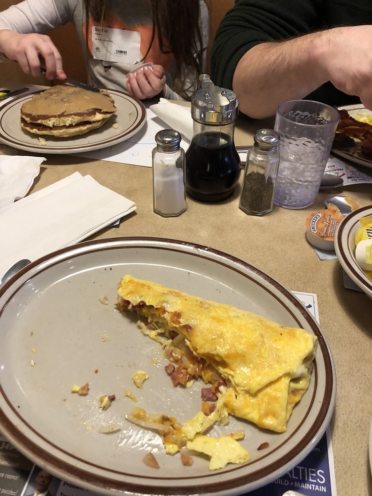 FLAP JACK FAMILY RESTAURANT 26 Photos & 64 Reviews Breakfast & Brunch 3000 E Grand River