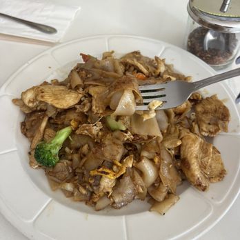 Royal's Taste - Thai Near Me - Bellflower, California Royal's Taste - Thai Near Me - Bellflower, California
