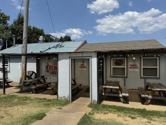 Elwood's Shack by null