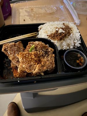 Lee’s Kitchen Noodle & Rice U Dub by null
