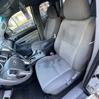 AM Airport Parking - Soiled seats due to dirty blanket given to us to "help" with our soaked seats. - Parking Near Me - Santa Clara, California