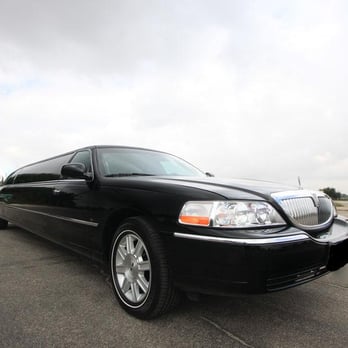 Badger State Limousine Service - Black Lincoln Town Cars stretch Limousines - Limos Near Me - Milwaukee, Wisconsin Badger State Limousine Service - Black Lincoln Town Cars stretch Limousines - Limos Near Me - Milwaukee, Wisconsin