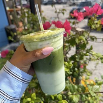 Blooming Floral Cafe - Vanilla pistachio matcha - Coffee & Tea Near Me - Tampa, Florida