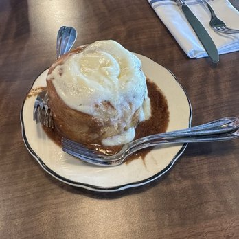 Sunny Side Cafe - Cinnamon Roll before 4 of us crushed it! - Breakfast & Brunch Near Me - Seal Beach, California Sunny Side Cafe - Cinnamon Roll before 4 of us crushed it! - Breakfast & Brunch Near Me - Seal Beach, California