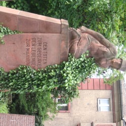 Denkmal am Bahnhof
