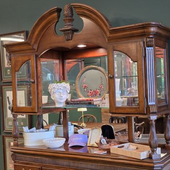 The Biblio Pub - A Nice looking furniture seem to give an air of distinction to the place. - Coffee & Tea Near Me - Roanoke, Virginia The Biblio Pub - A Nice looking furniture seem to give an air of distinction to the place. - Coffee & Tea Near Me - Roanoke, Virginia