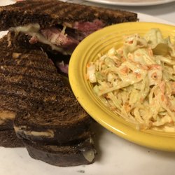 Corned beef Reuben