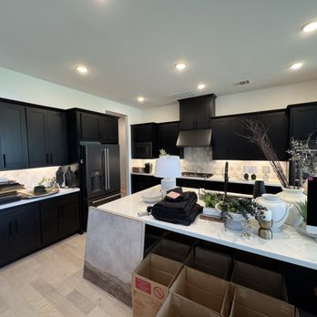 Groovy Hues Painting - Painters Near Me Groovy Hues Painting - Painters Near Me