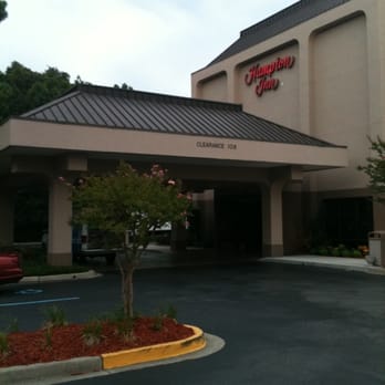 Hampton Inn Charleston - Storefront shot. - Hotels Near Me - North Charleston, South Carolina Hampton Inn Charleston - Storefront shot. - Hotels Near Me - North Charleston, South Carolina