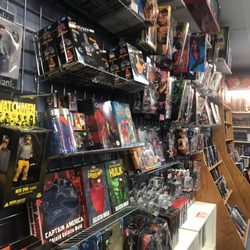 Warp 1 Comics & Games