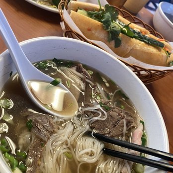Lee's Bakery - Vietnamese Near Me - Atlanta, Georgia