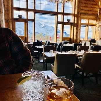 Everett's 8800 - Cocktails w/a View, while nice & cozy inside. - New American Near Me - Big Sky, Montana Everett's 8800 - Cocktails w/a View, while nice & cozy inside. - New American Near Me - Big Sky, Montana