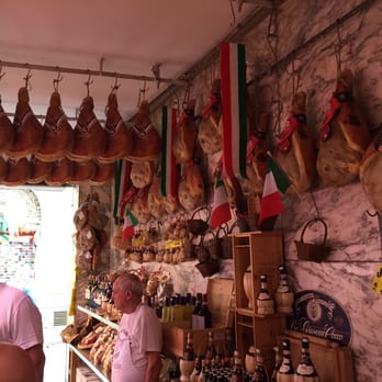 La Padellaccia di V.A.M.E. - One half is a restaurant the other half is a deli sandwich shop - Italian Near Me - Florence, FI