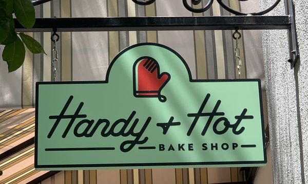 Handy and Hot by null