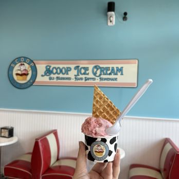 Scoop Celebration - Red velvet ice cream - Ice Cream & Frozen Yogurt Near Me - Kissimmee, Florida Scoop Celebration - Red velvet ice cream - Ice Cream & Frozen Yogurt Near Me - Kissimmee, Florida