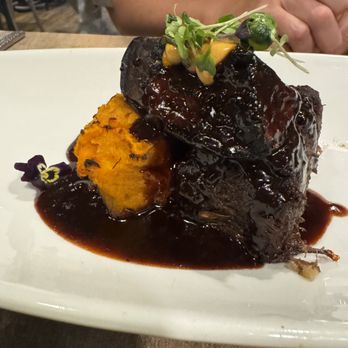 Viana - beef cheeks - Spanish Near Me - Barcelona, B Viana - beef cheeks - Spanish Near Me - Barcelona, B