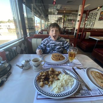 POST ROAD DINER - Updated November 2025 - 230 Photos & 216 Reviews ...