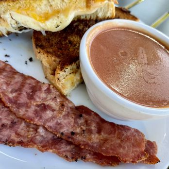 Daydreamers - Grilled cheese with tomato soup and turkey bacon - Breakfast & Brunch Near Me - Safety Harbor, Florida Daydreamers - Grilled cheese with tomato soup and turkey bacon - Breakfast & Brunch Near Me - Safety Harbor, Florida