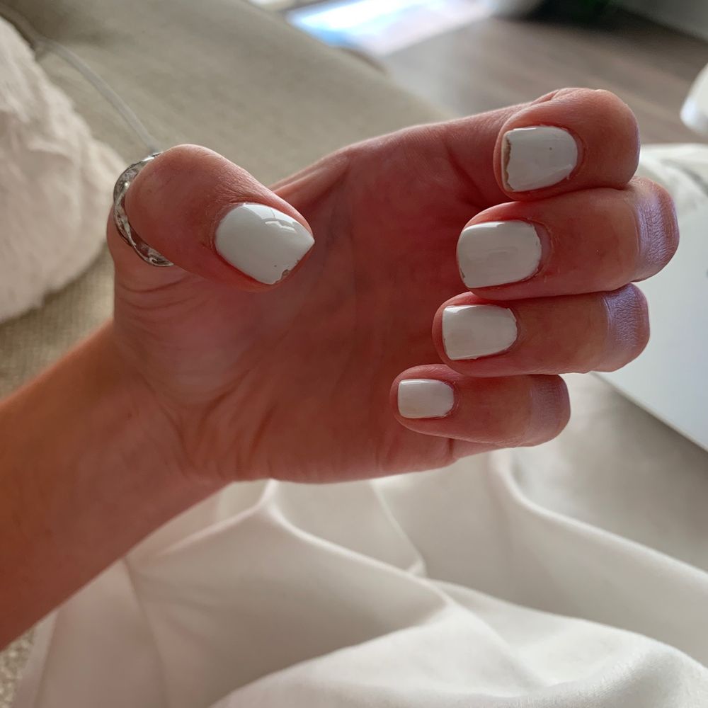 I got this gel polish five days ago. It started chipping the very next day. Should have just got regular polish and saved the $35!! I got this gel polish five days ago. It started chipping the very next day. Should have just got regular polish and saved the $35!!