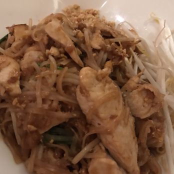 Spicy Shallot - Pad thai - Thai Near Me - Elmhurst, New York Spicy Shallot - Pad thai - Thai Near Me - Elmhurst, New York