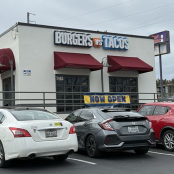 Burgers vs Tacos - Outside - Burgers Near Me - San Antonio, Texas