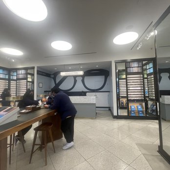 Warby Parker Santana Row - Eyewear & Opticians Near Me - San Jose, California