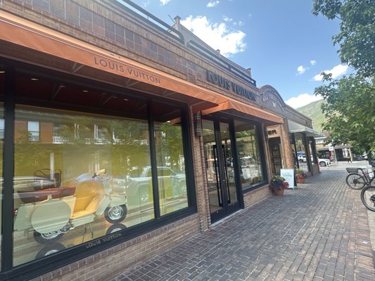 Louis Vuitton Aspen by null