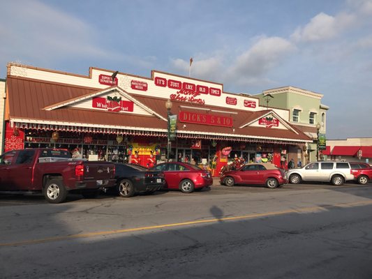 Dick's 5 & 10 by null