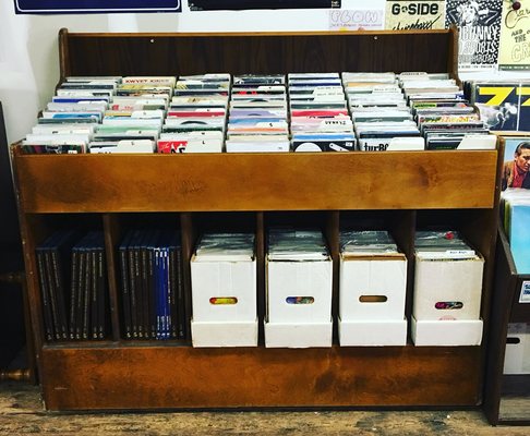 Vertical House Records by null