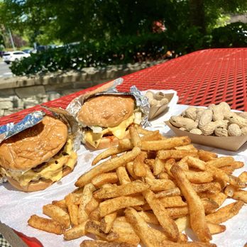 Five Guys - Cheeseburger x2 & Little Cajun Fries & Peanuts - Burgers Near Me - Lynnwood, Washington Five Guys - Cheeseburger x2 & Little Cajun Fries & Peanuts - Burgers Near Me - Lynnwood, Washington