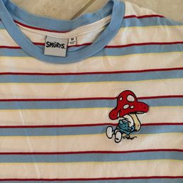 An embroidered Smurf limited edition shirt I found that I adore! An embroidered Smurf limited edition shirt I found that I adore!