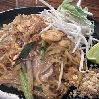 Boun Thai Kitchen - Chicken pad Thai - Salad Near Me - Paradise, Nevada Boun Thai Kitchen - Chicken pad Thai - Salad Near Me - Paradise, Nevada