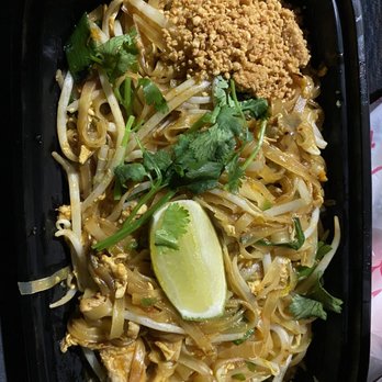 Basil & Co - Chicken pad thai - Thai Near Me - Diamond Bar, California