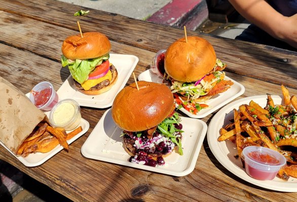 Scolari's Good Eats by null