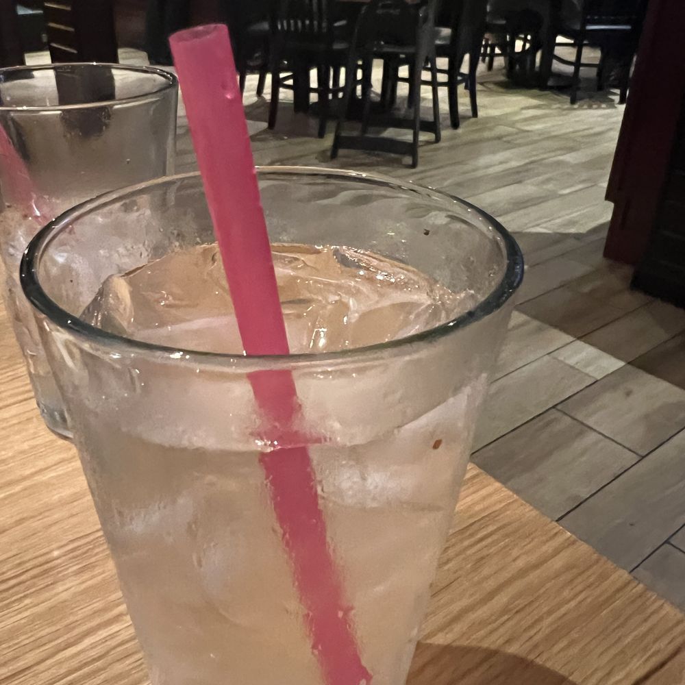 BJ's Restaurant & Brewhouse - My dirty water glass - Pizza Near Me - Burbank, California