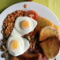 Waters Edge Cafe - We are loving it! Cosy place and veeeery delicious homemade meals.