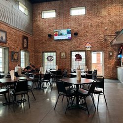 Bear's Burgers And Dawgs