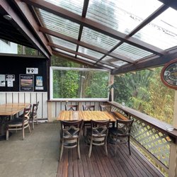 The HI Dive Bar - Covered patio