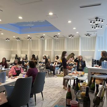 VIP Nails & Spa - Nail Salons Near Me - Chicago, Illinois